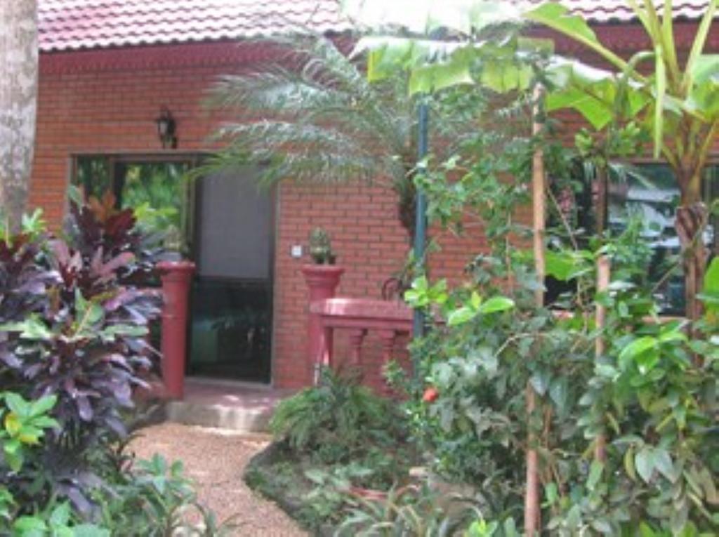 Elephant Blanc Phnom Penh Exterior photo