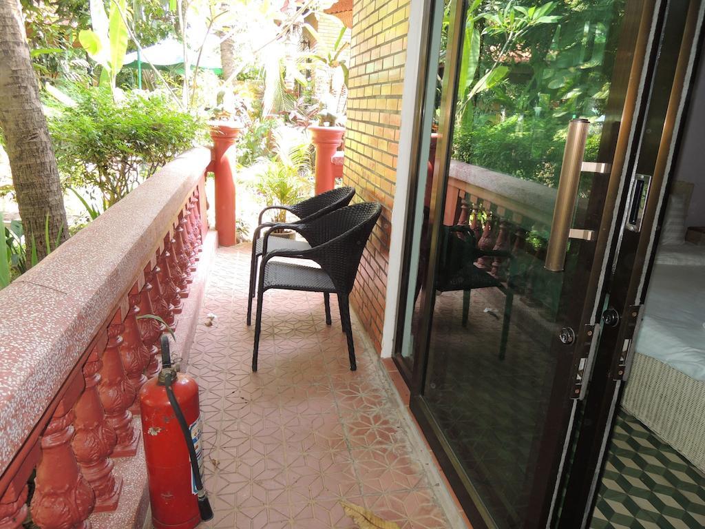 Elephant Blanc Phnom Penh Exterior photo
