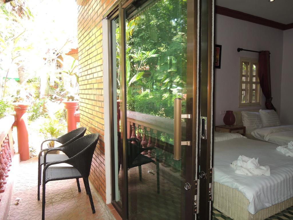 Elephant Blanc Phnom Penh Room photo