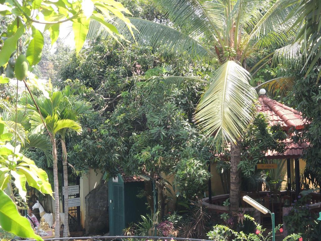 Elephant Blanc Phnom Penh Exterior photo